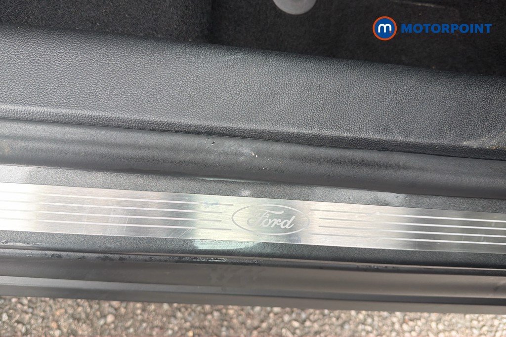 Ford Focus Titanium Manual Petrol Hatchback - Stock Number (1668792) - 4th supplementary image