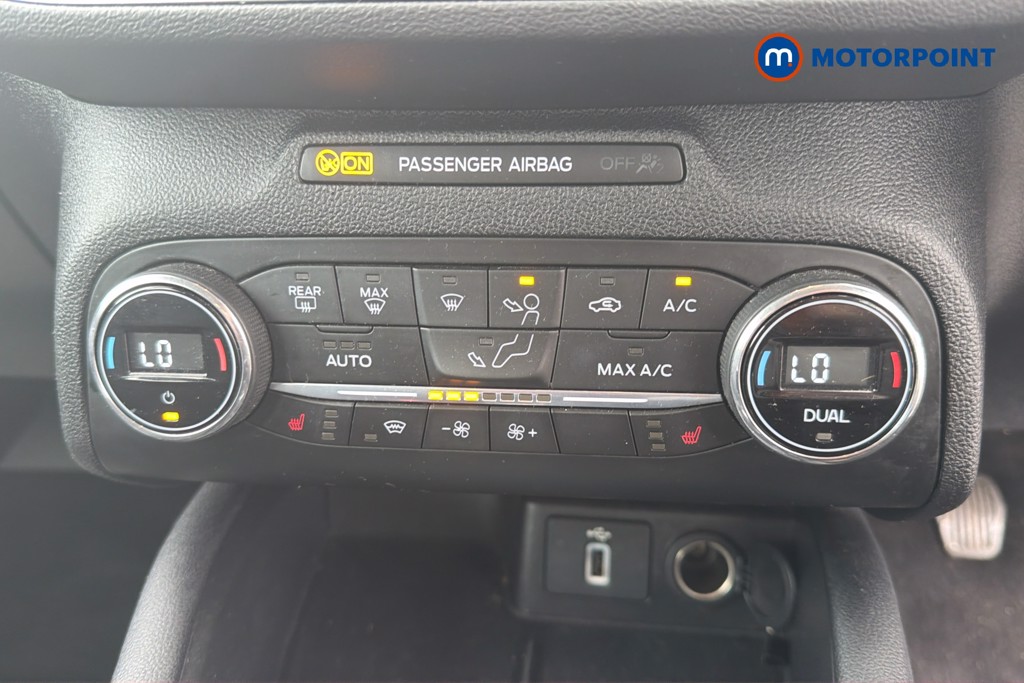 Ford Focus Titanium Manual Petrol Hatchback - Stock Number (1668792) - 13th supplementary image