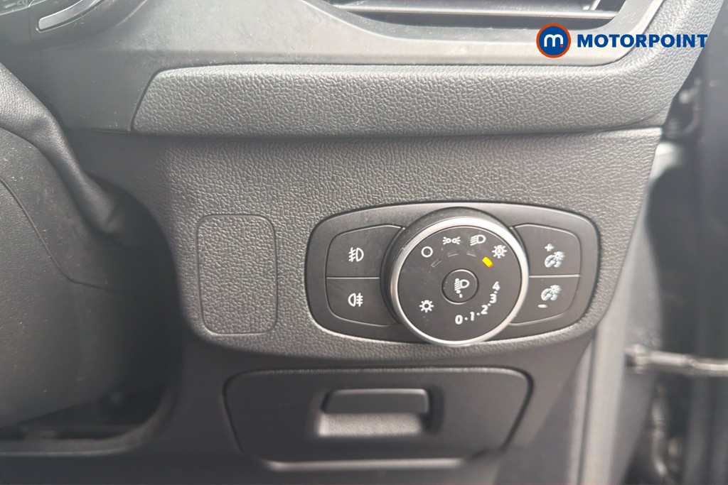Ford Focus Titanium Manual Petrol Hatchback - Stock Number (1668792) - 17th supplementary image