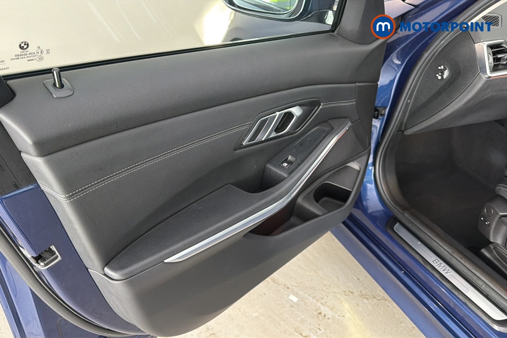 BMW 3 Series Sport Automatic Petrol Saloon - Stock Number (1669405) - 18th supplementary image