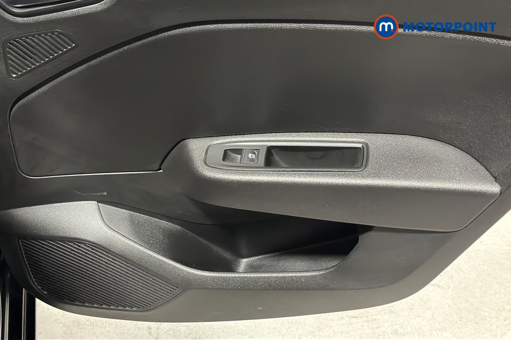 Renault Clio Evolution Manual Petrol Hatchback - Stock Number (1669824) - 993rd supplementary image
