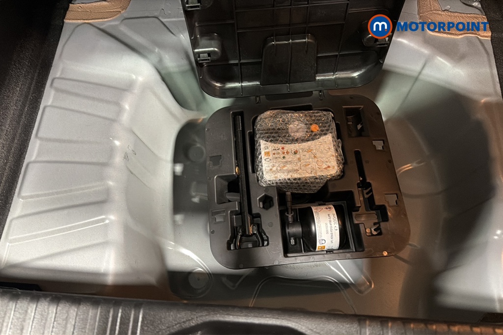 Renault Clio Evolution Manual Petrol Hatchback - Stock Number (1669824) - 33rd supplementary image