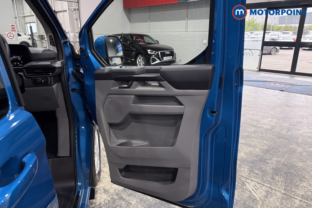 Ford Transit Custom Limited Automatic Petrol Plug-In Hybrid Standard Roof Minibus - Stock Number (1670102) - 20th supplementary image