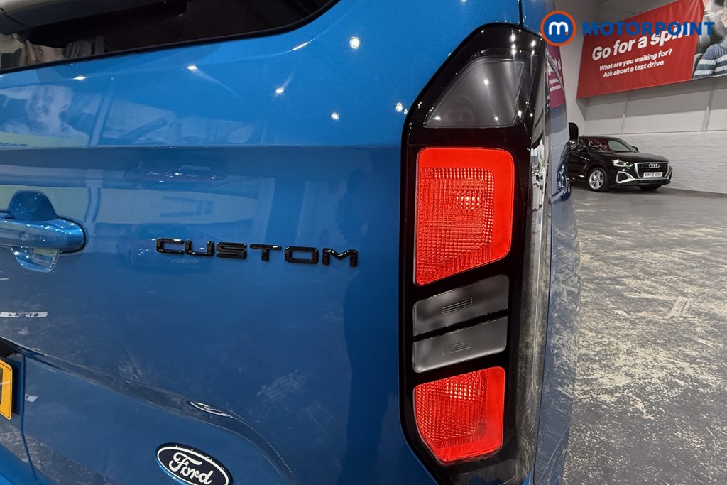 Ford Transit Custom Limited Automatic Petrol Plug-In Hybrid Standard Roof Minibus - Stock Number (1670102) - 35th supplementary image