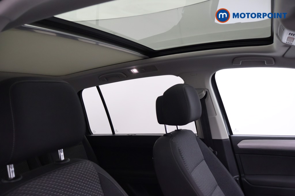 Volkswagen Touran Se Family Manual Petrol People Carrier - Stock Number (1670726) - 15th supplementary image
