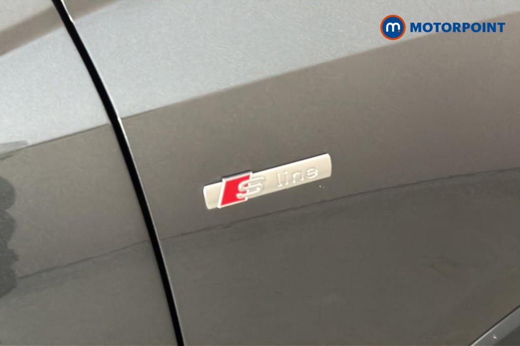 Audi Q3 Black Edition Automatic Petrol SUV - Stock Number (1670936) - 994th supplementary image