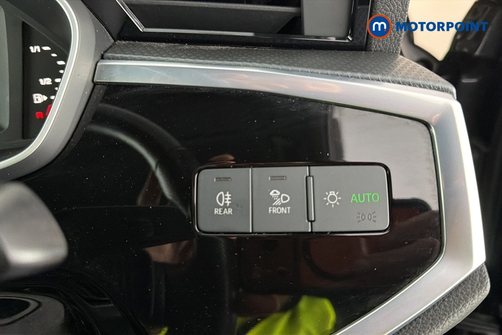 Audi Q3 Black Edition Automatic Petrol SUV - Stock Number (1670936) - 11th supplementary image