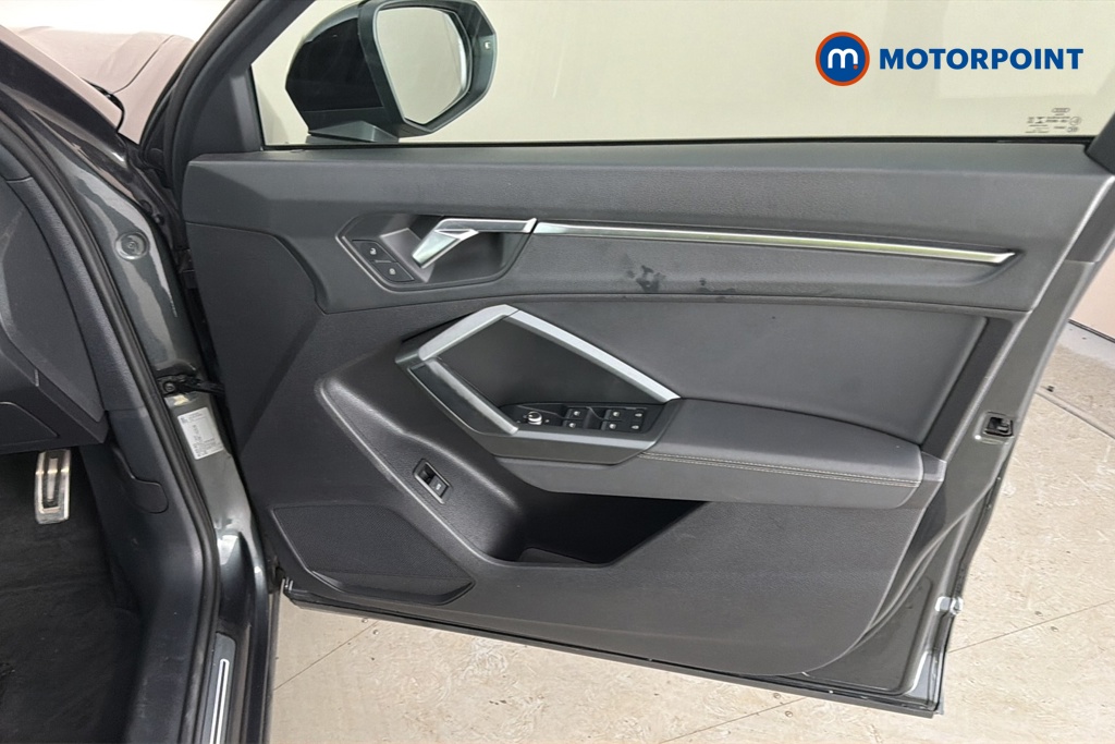 Audi Q3 Black Edition Automatic Petrol SUV - Stock Number (1670936) - 18th supplementary image