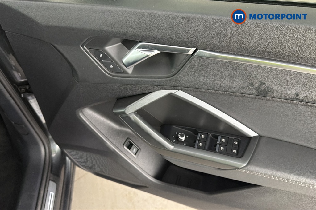 Audi Q3 Black Edition Automatic Petrol SUV - Stock Number (1670936) - 19th supplementary image