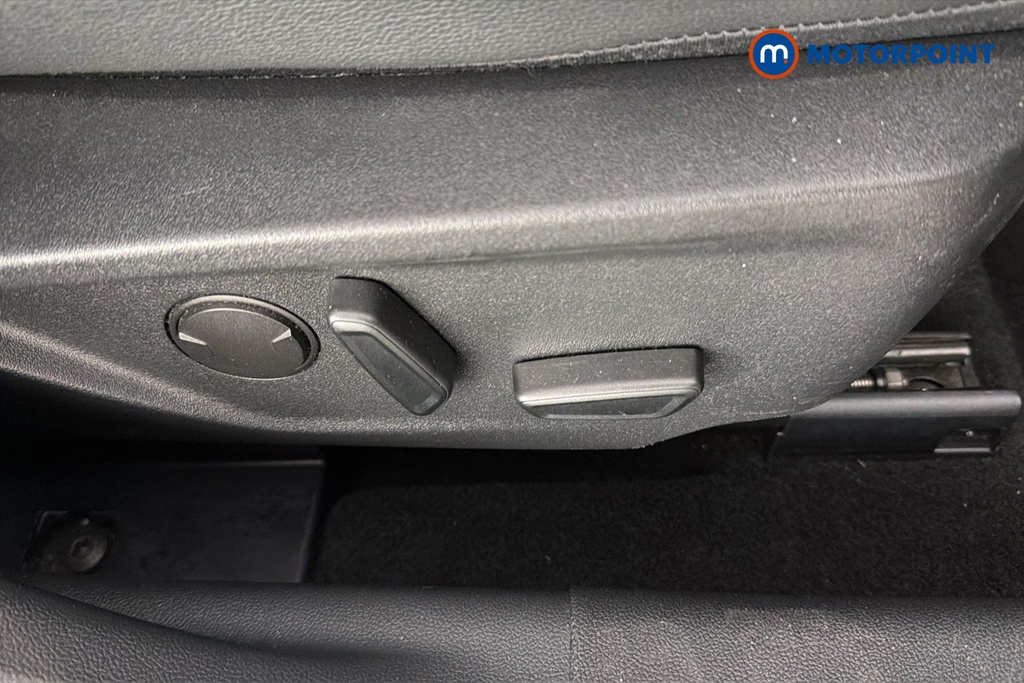 Ford Focus Active X Automatic Petrol Hatchback - Stock Number (1672121) - 23rd supplementary image