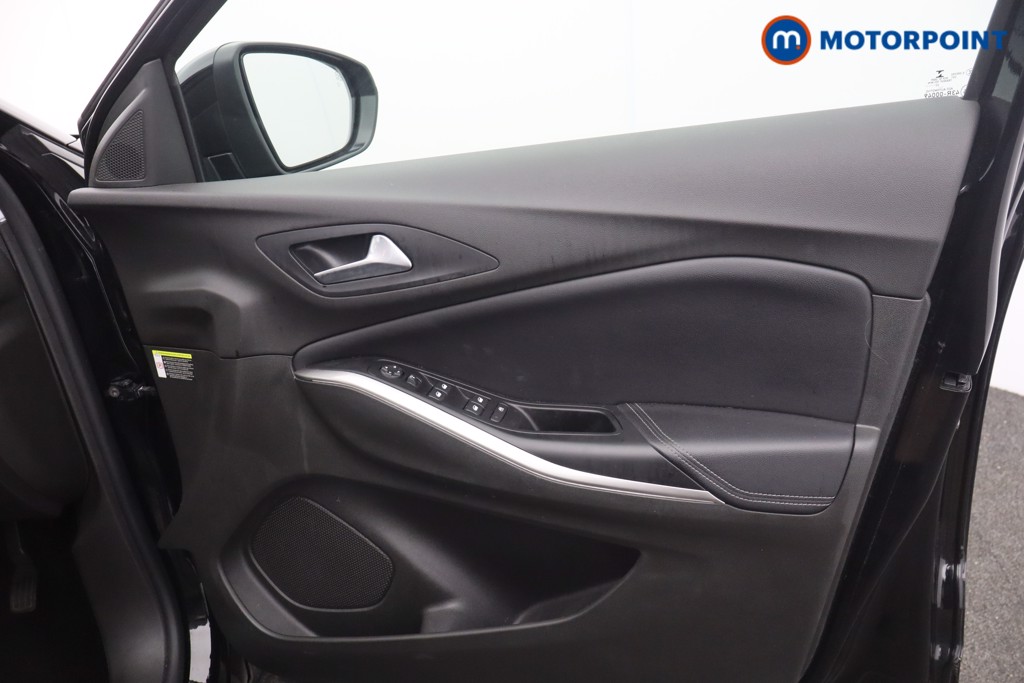 Vauxhall Grandland Ultimate Manual Petrol SUV - Stock Number (1672694) - 9th supplementary image