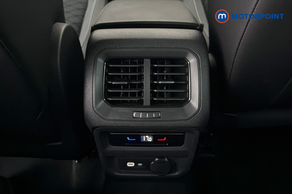 Volkswagen Tiguan R-Line Automatic Petrol SUV - Stock Number (1673725) - 30th supplementary image