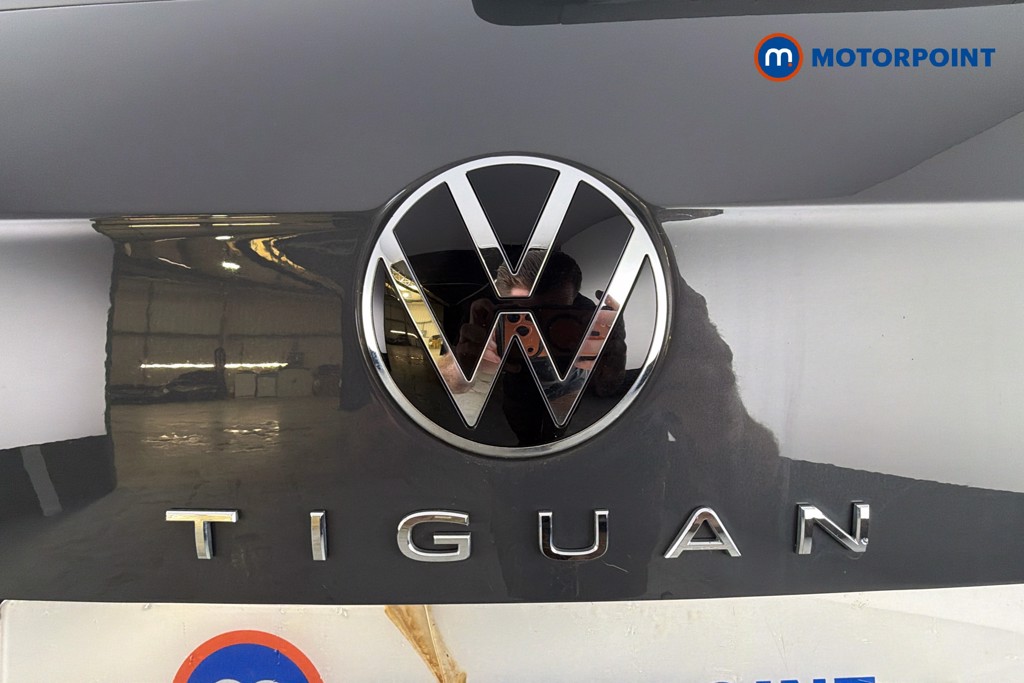 Volkswagen Tiguan R-Line Automatic Petrol SUV - Stock Number (1673725) - 37th supplementary image