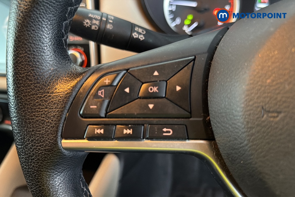 Nissan Micra Tekna Manual Petrol Hatchback - Stock Number (1673924) - 4th supplementary image