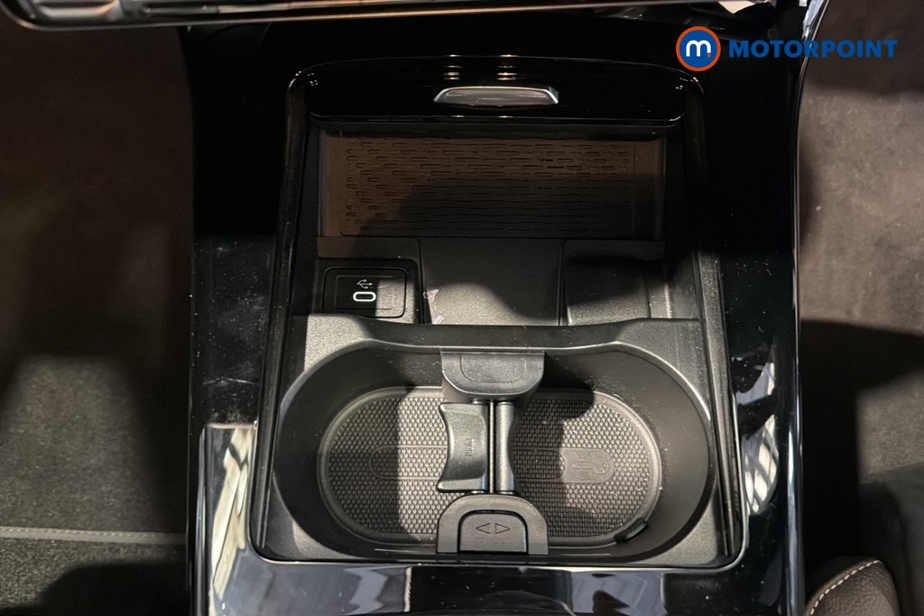 Mercedes-Benz A Class Amg Line Automatic Petrol Hatchback - Stock Number (1673970) - 16th supplementary image