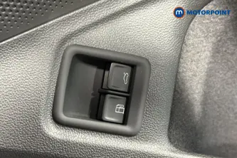 Volkswagen Passat Elegance Automatic Petrol Plug-In Hybrid Estate - Stock Number (1674554) - 995th supplementary image