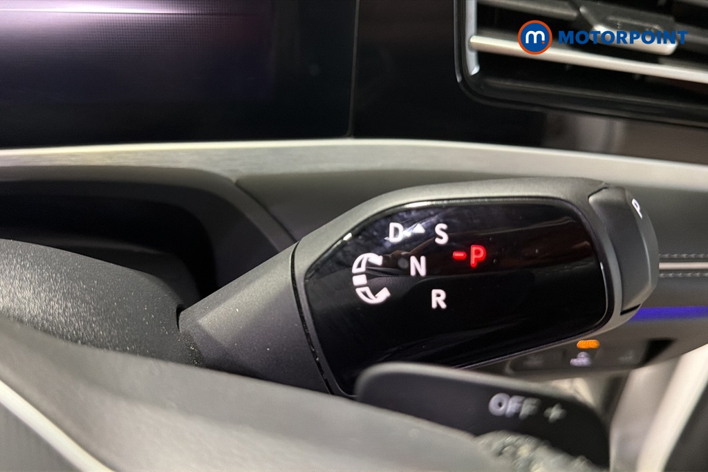 Volkswagen Passat Elegance Automatic Petrol Plug-In Hybrid Estate - Stock Number (1674554) - 6th supplementary image