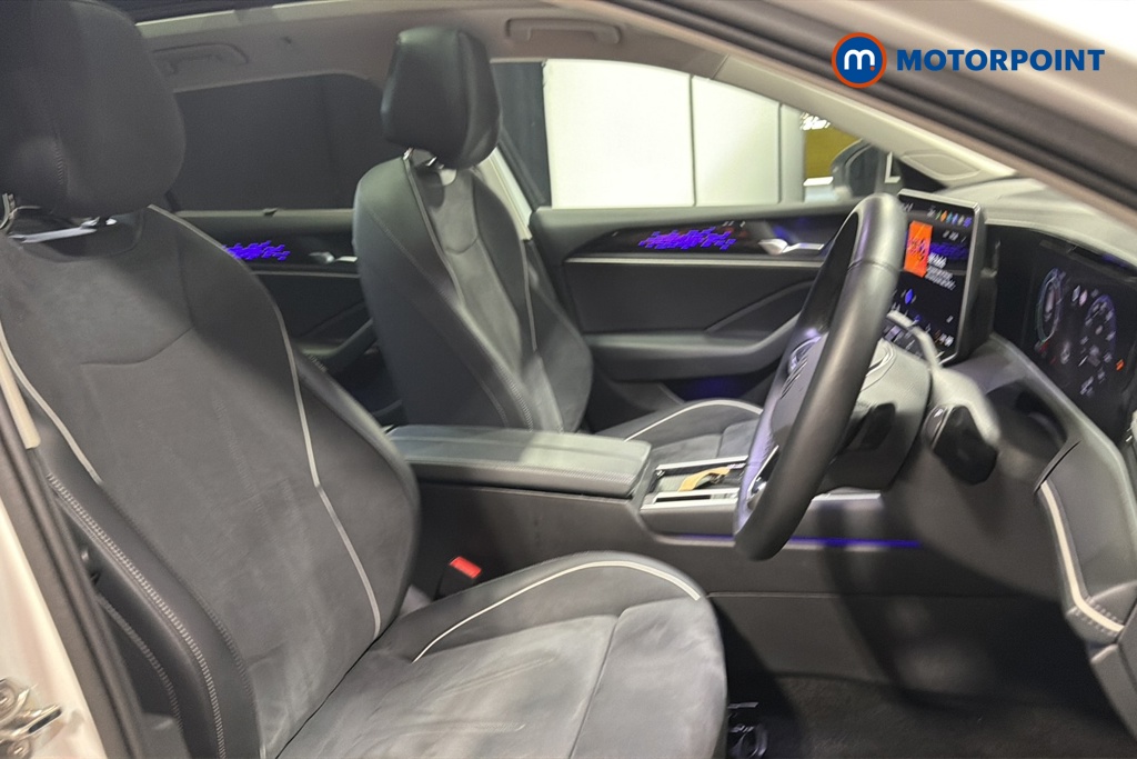 Volkswagen Passat Elegance Automatic Petrol Plug-In Hybrid Estate - Stock Number (1674554) - 22nd supplementary image