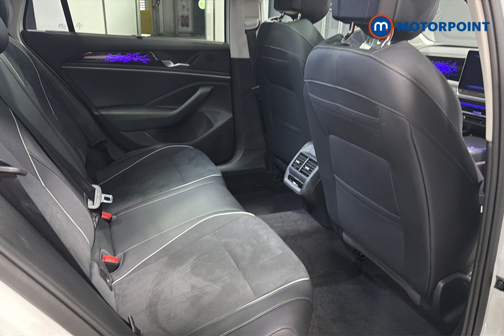 Volkswagen Passat Elegance Automatic Petrol Plug-In Hybrid Estate - Stock Number (1674554) - 25th supplementary image