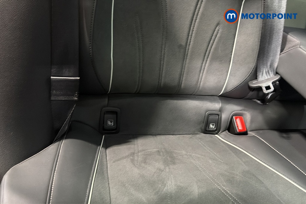 Volkswagen Passat Elegance Automatic Petrol Plug-In Hybrid Estate - Stock Number (1674554) - 27th supplementary image