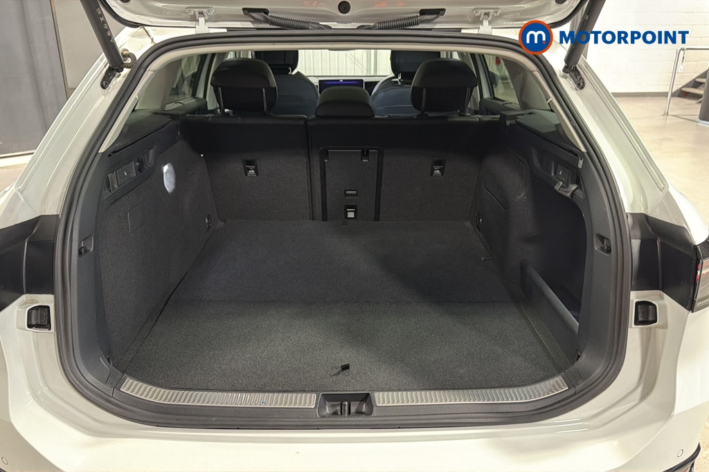 Volkswagen Passat Elegance Automatic Petrol Plug-In Hybrid Estate - Stock Number (1674554) - 30th supplementary image