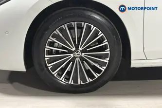 Volkswagen Passat Elegance Automatic Petrol Plug-In Hybrid Estate - Stock Number (1674554) - 44th supplementary image