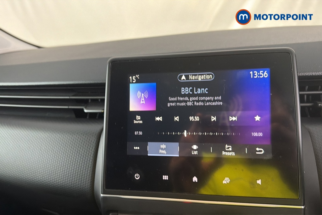 Renault Clio Iconic Manual Petrol Hatchback - Stock Number (1675744) - 8th supplementary image