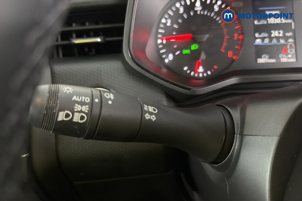 Renault Clio Iconic Manual Petrol Hatchback - Stock Number (1675744) - 11th supplementary image