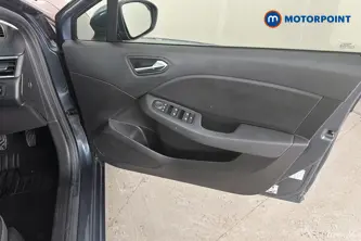 Renault Clio Iconic Manual Petrol Hatchback - Stock Number (1675744) - 18th supplementary image