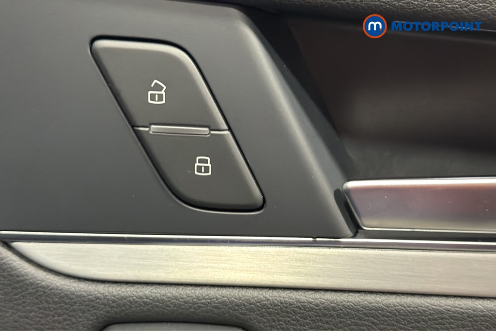 Audi Q5 S Line Automatic Petrol Plug-In Hybrid SUV - Stock Number (1676341) - 995th supplementary image