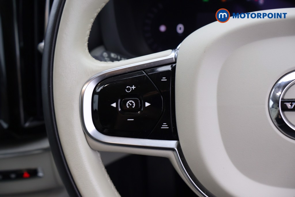 Volvo Xc60 Plus Automatic Petrol Plug-In Hybrid SUV - Stock Number (1676517) - 2nd supplementary image