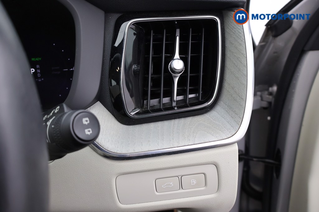Volvo Xc60 Plus Automatic Petrol Plug-In Hybrid SUV - Stock Number (1676517) - 7th supplementary image