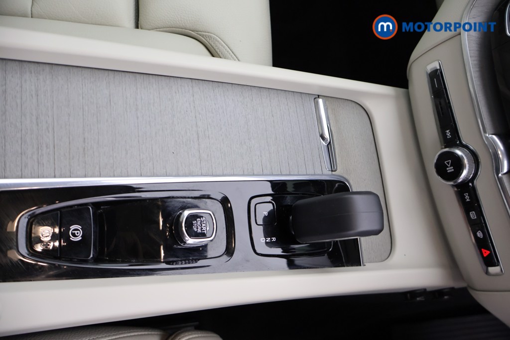 Volvo Xc60 Plus Automatic Petrol Plug-In Hybrid SUV - Stock Number (1676517) - 9th supplementary image