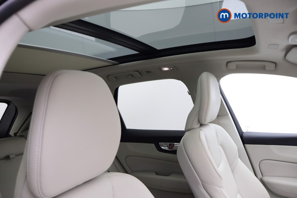 Volvo Xc60 Plus Automatic Petrol Plug-In Hybrid SUV - Stock Number (1676517) - 17th supplementary image