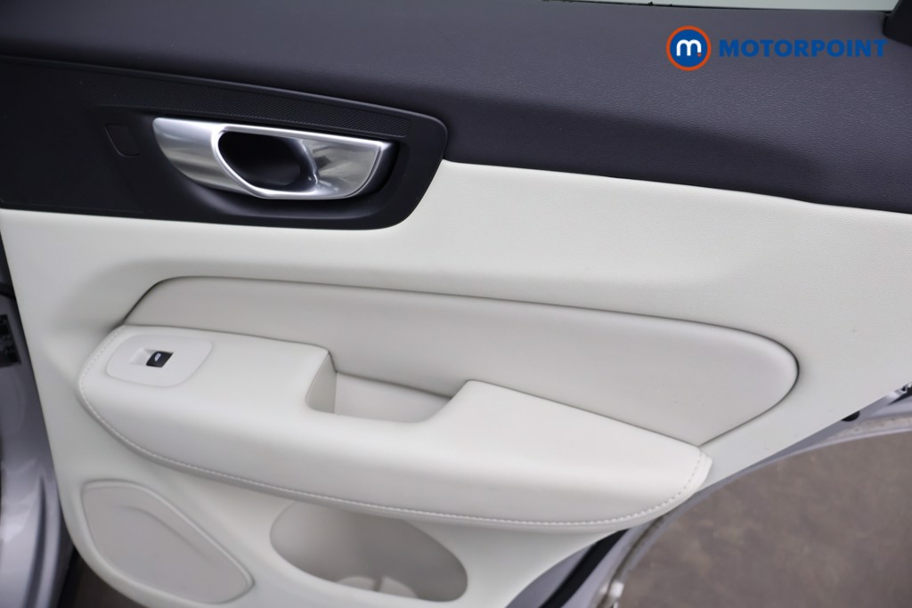 Volvo Xc60 Plus Automatic Petrol Plug-In Hybrid SUV - Stock Number (1676517) - 21st supplementary image