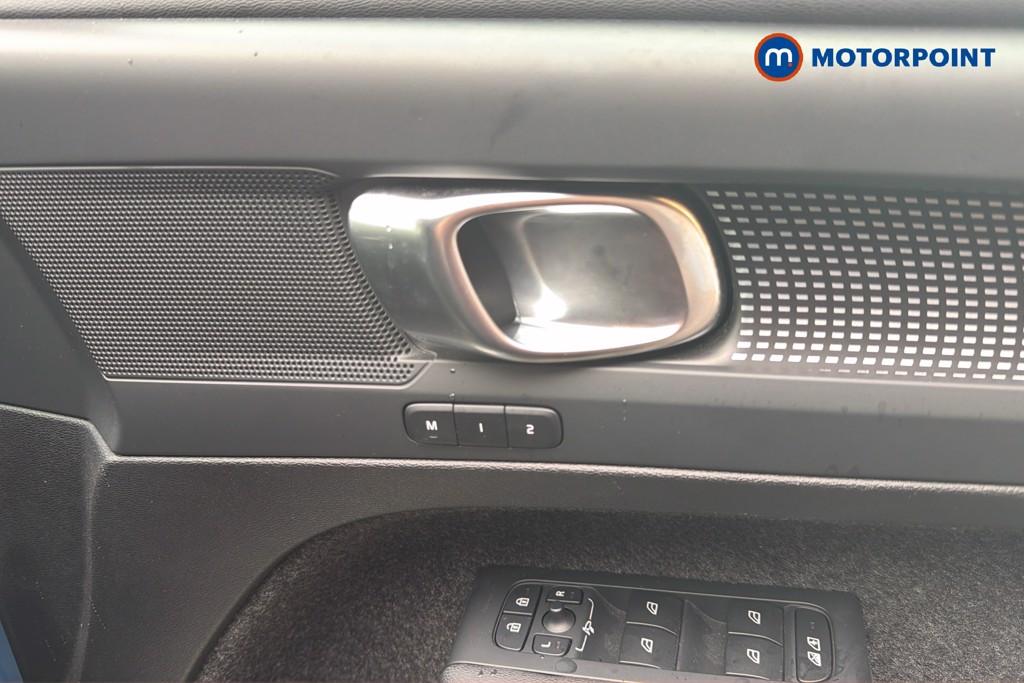 Volvo Xc40 Plus Automatic Petrol SUV - Stock Number (1676647) - 3rd supplementary image