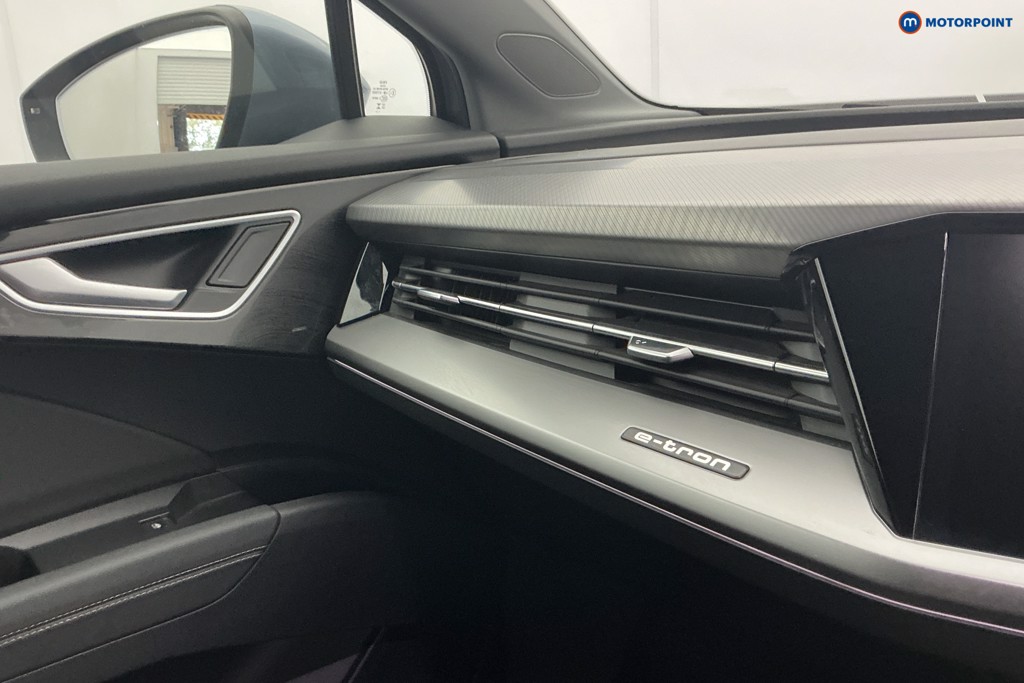 Audi Q4 Sport Automatic Electric SUV - Stock Number (1676838) - 19th supplementary image