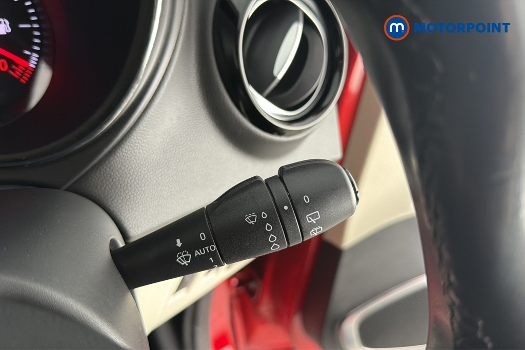 Renault Captur Gt Line Automatic Diesel SUV - Stock Number (1677152) - 6th supplementary image