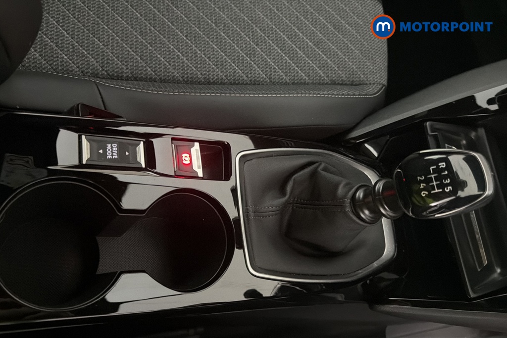 Peugeot 2008 Allure Manual Petrol SUV - Stock Number (1677407) - 15th supplementary image