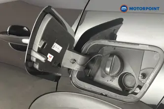 Peugeot 2008 Allure Manual Petrol SUV - Stock Number (1677407) - 41st supplementary image