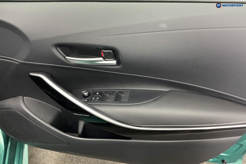 Toyota Corolla Excel Automatic Petrol-Electric Hybrid Hatchback - Stock Number (1677576) - 25th supplementary image