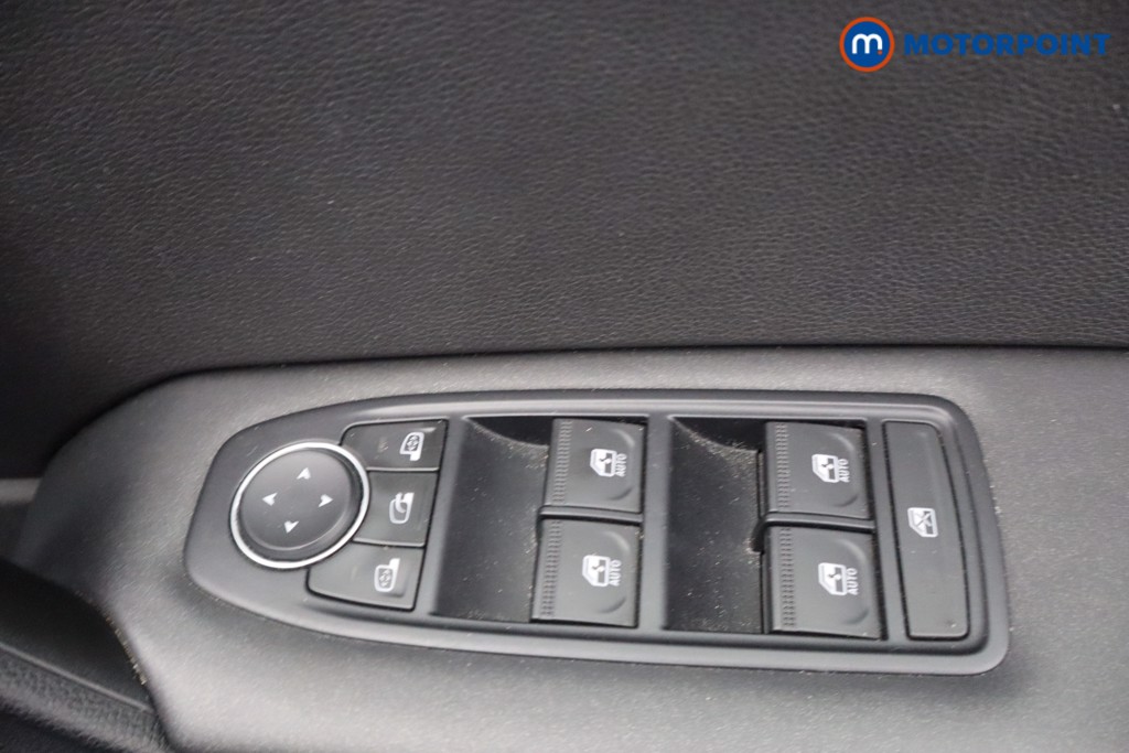 Renault Captur Iconic Manual Petrol SUV - Stock Number (1653150) - 9th supplementary image