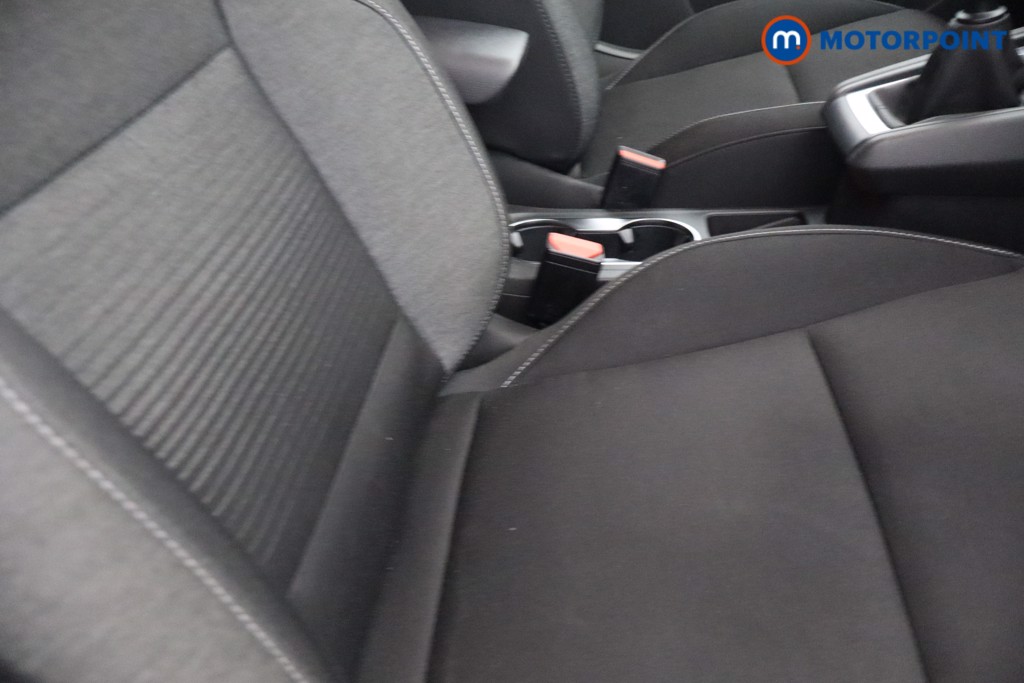 Renault Captur Iconic Manual Petrol SUV - Stock Number (1653150) - 10th supplementary image