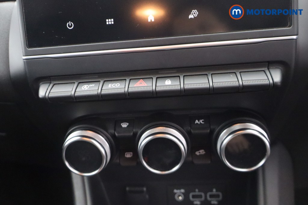 Renault Captur Iconic Manual Petrol SUV - Stock Number (1653150) - 15th supplementary image