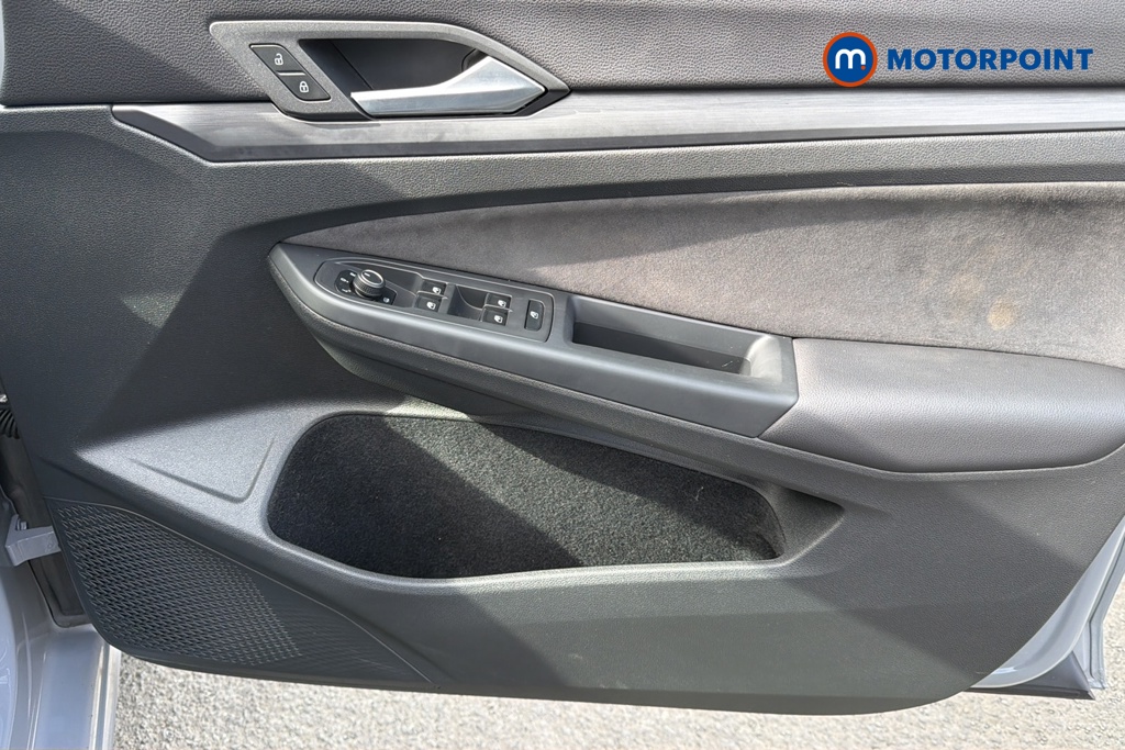 Volkswagen Golf Style Edition Manual Petrol Hatchback - Stock Number (1660360) - 18th supplementary image
