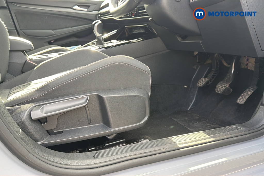 Volkswagen Golf Style Edition Manual Petrol Hatchback - Stock Number (1660360) - 24th supplementary image