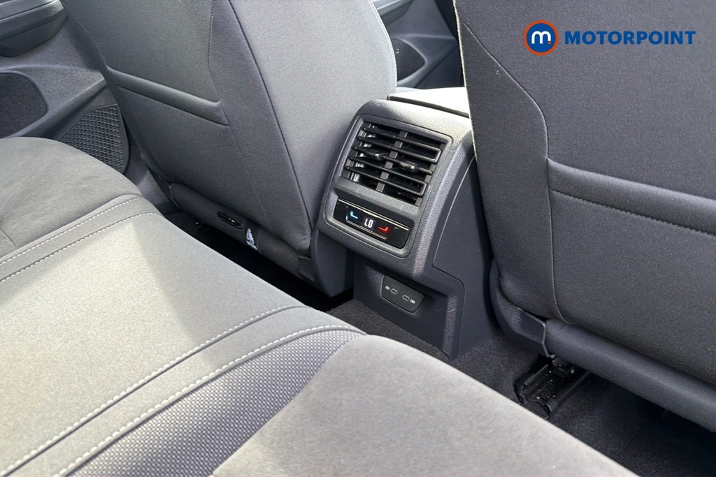 Volkswagen Golf Style Edition Manual Petrol Hatchback - Stock Number (1660360) - 28th supplementary image