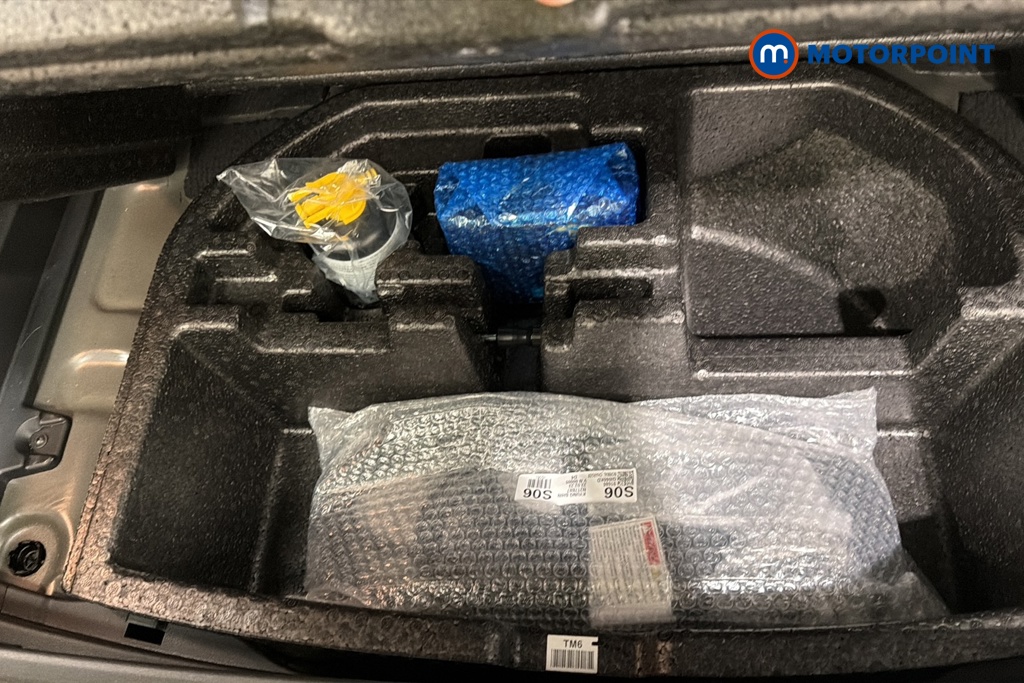 Hyundai Kona Premium Automatic Electric SUV - Stock Number (1665221) - 33rd supplementary image