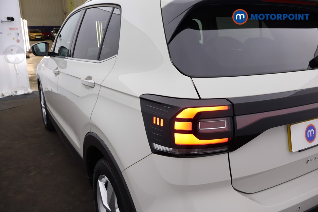 Volkswagen T-Cross SEL Manual Petrol SUV - Stock Number (1667596) - 24th supplementary image
