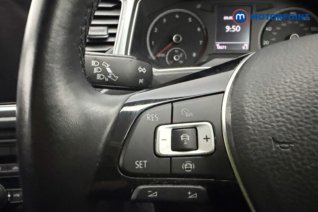 Volkswagen T-Roc Active Manual Petrol SUV - Stock Number (1669811) - 14th supplementary image